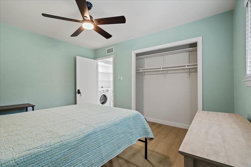 5205 Calais CT