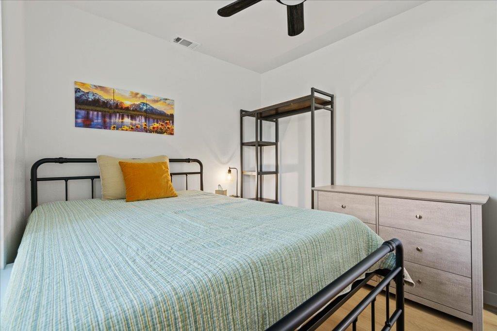 5205 Calais CT
