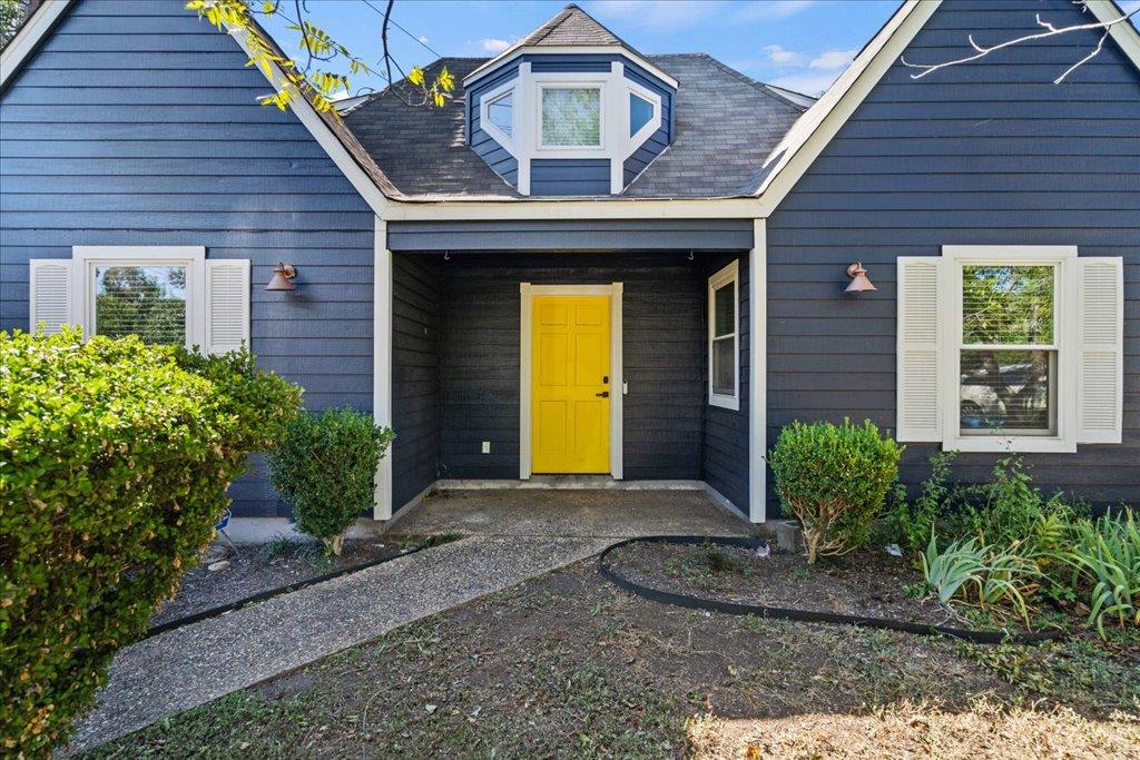 5205 Calais CT