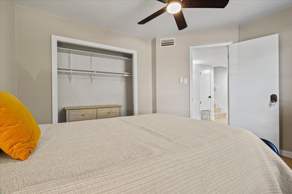 5205 Calais CT