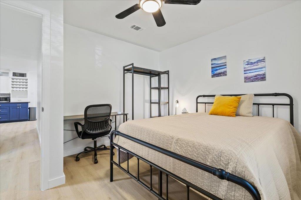 5205 Calais CT