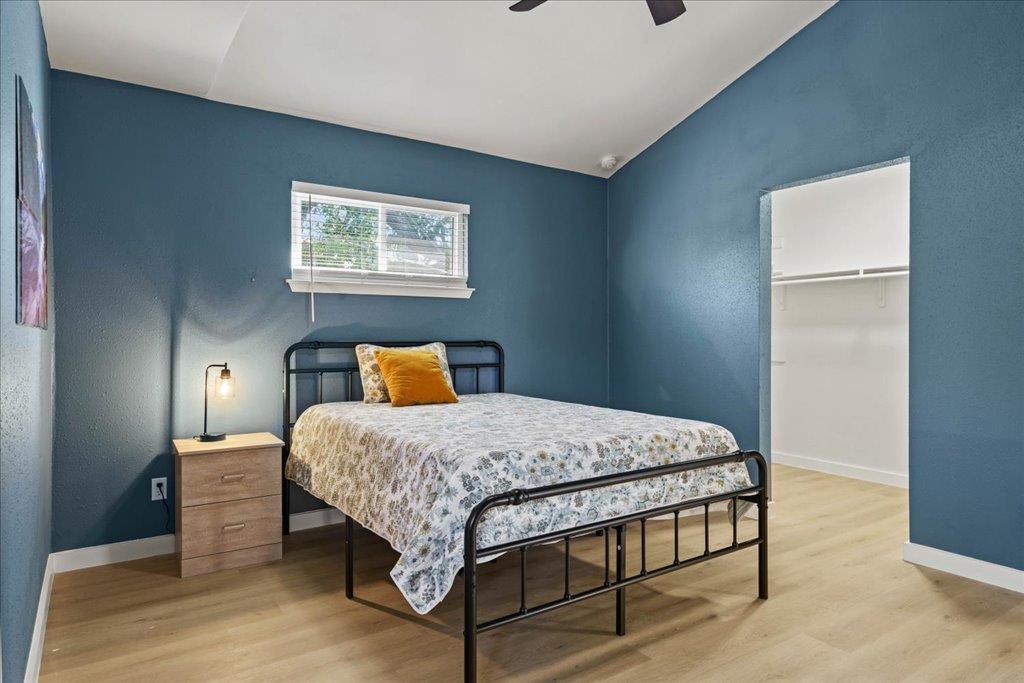 5205 Calais CT