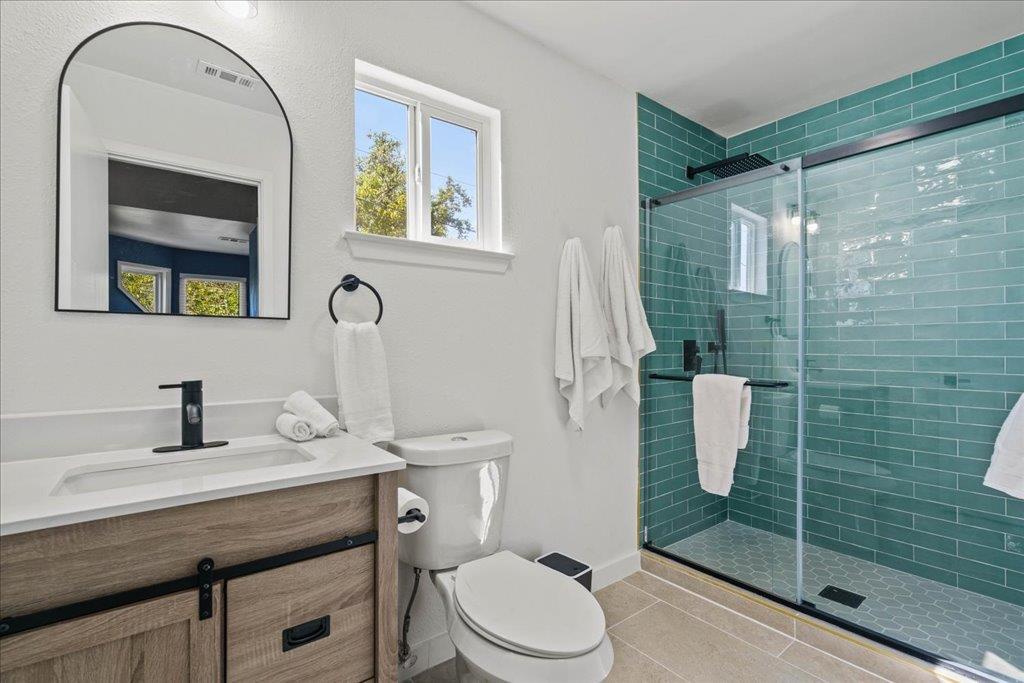 5205 Calais CT