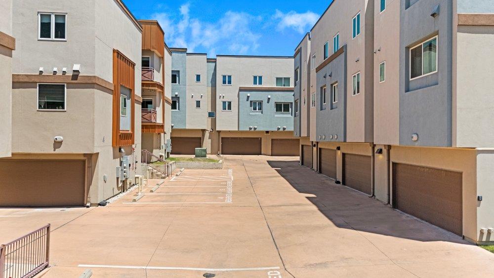2827 Manor RD # 2202