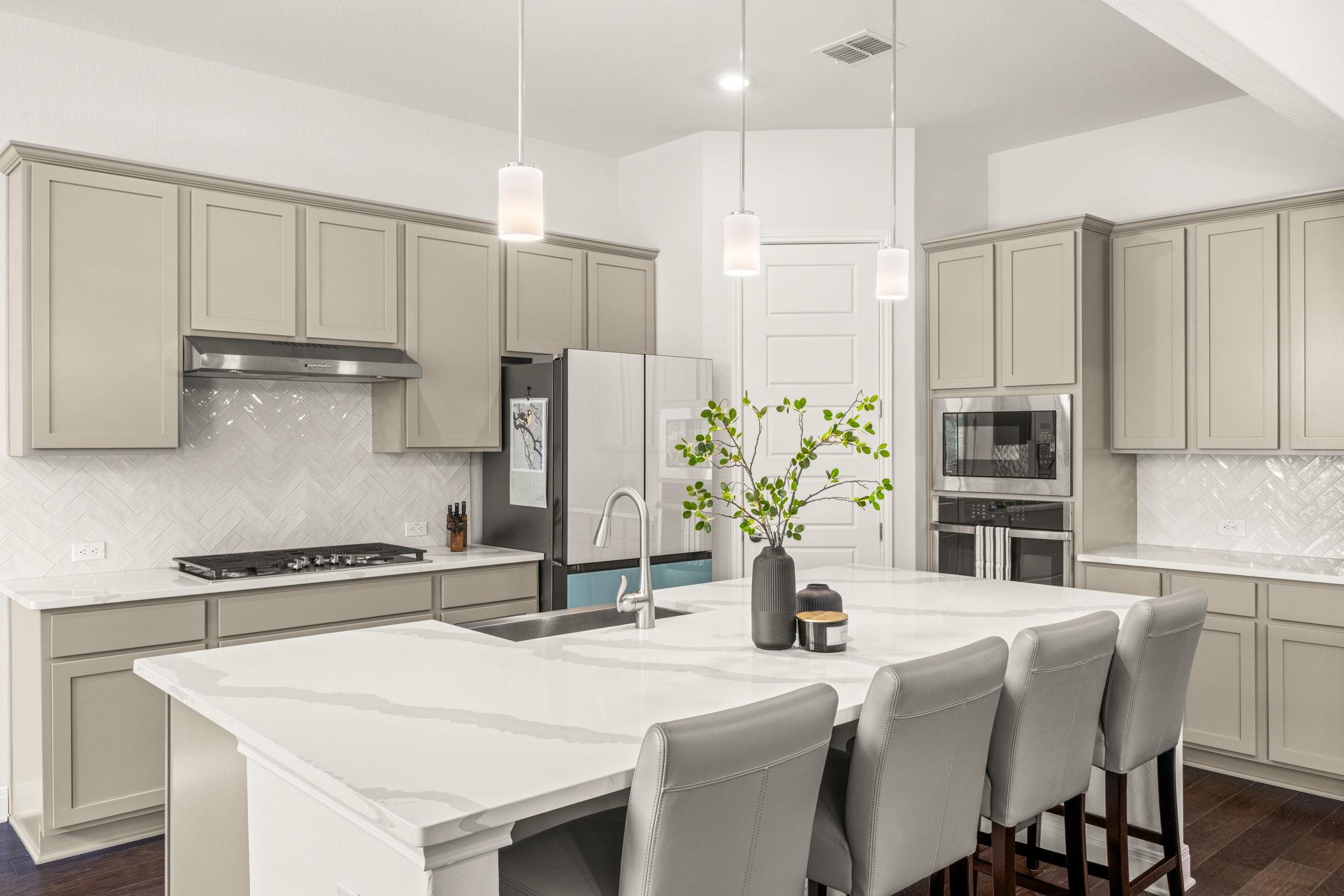 372 Raptor Beak WAY
