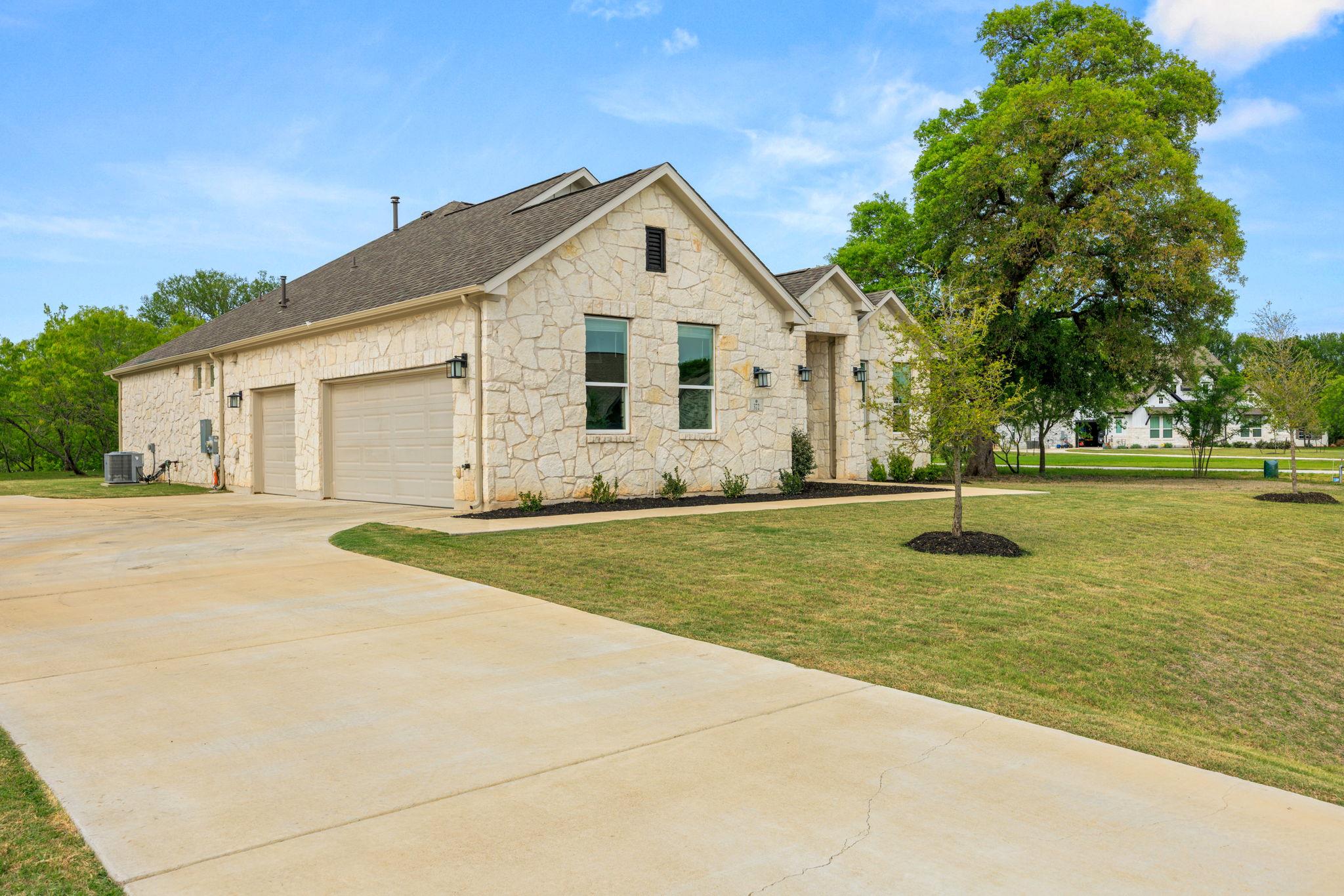 372 Raptor Beak WAY