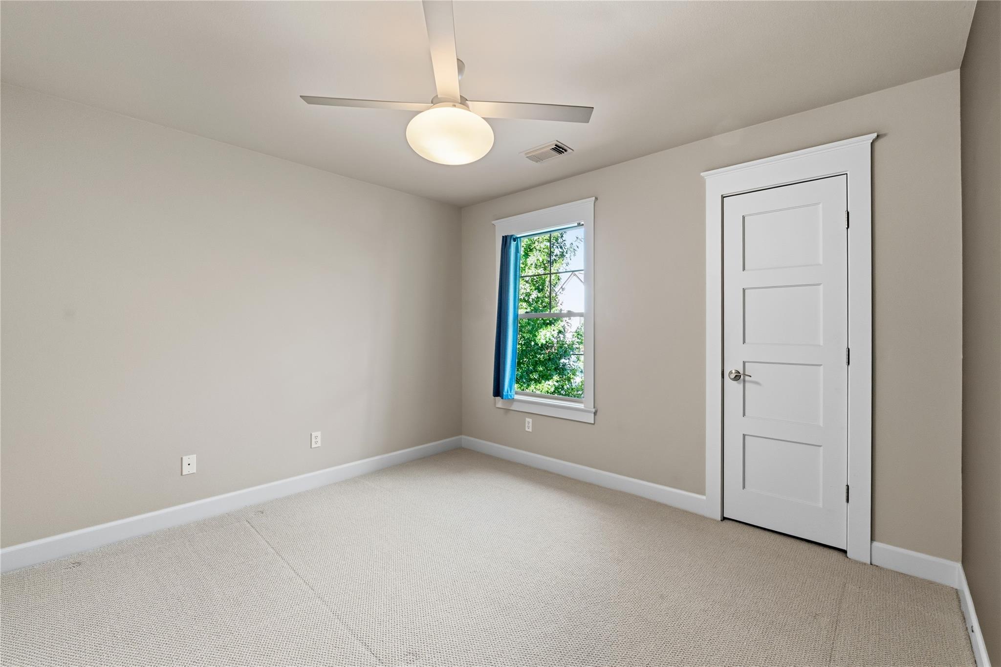 5613-B Roosevelt Ave # B