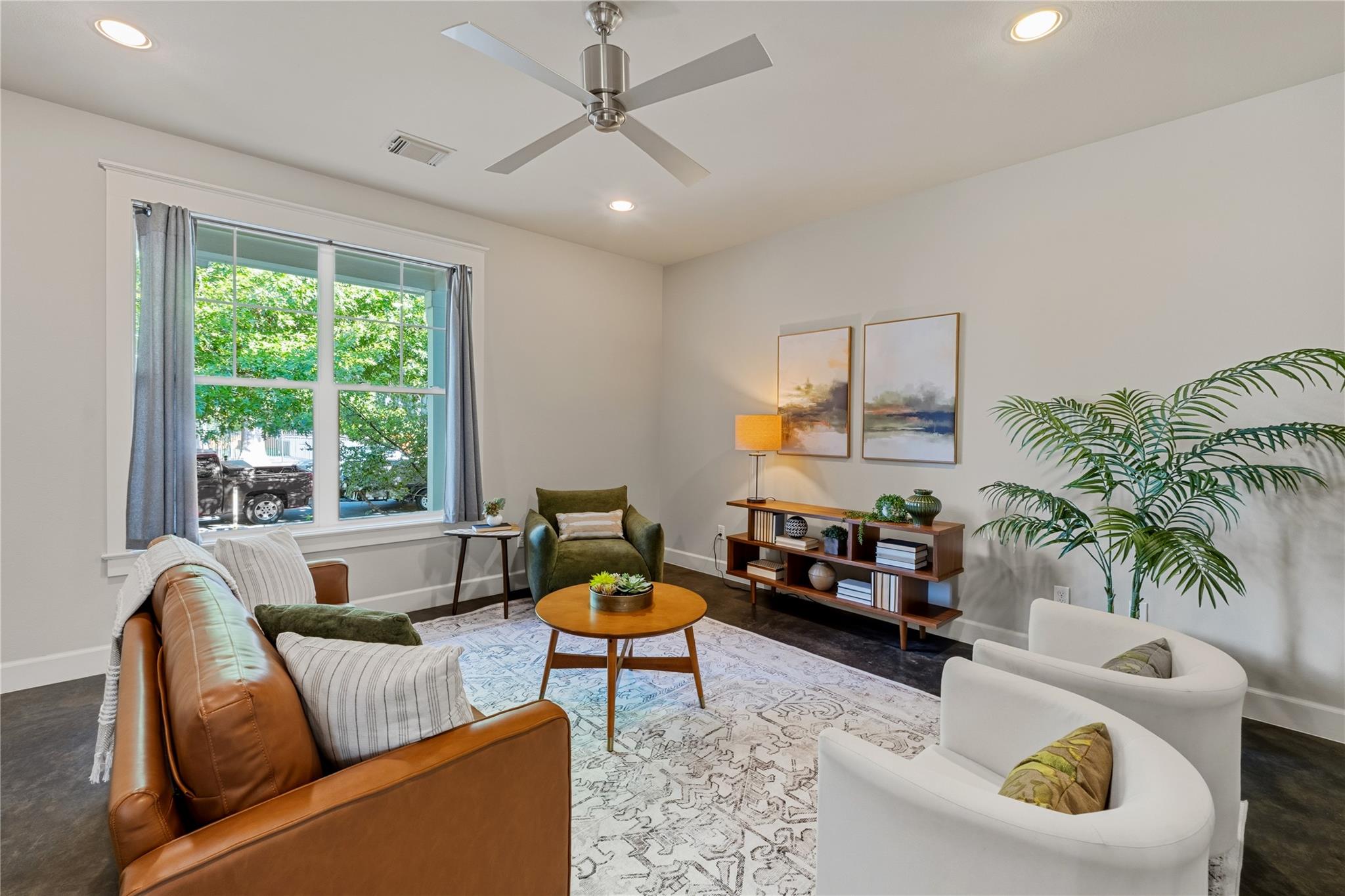 5613-B Roosevelt Ave # B