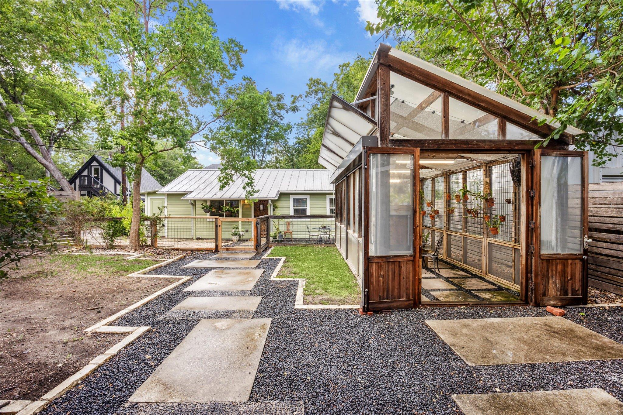 1106 Fairmount Ave