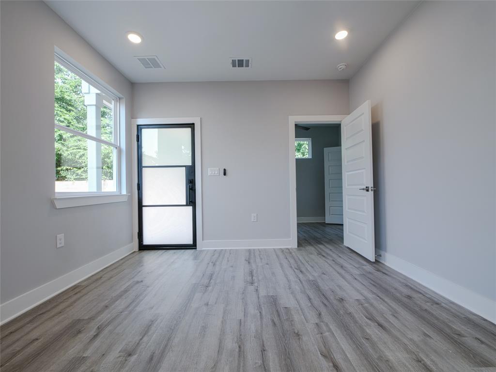 1042 Rosemont ST # 2