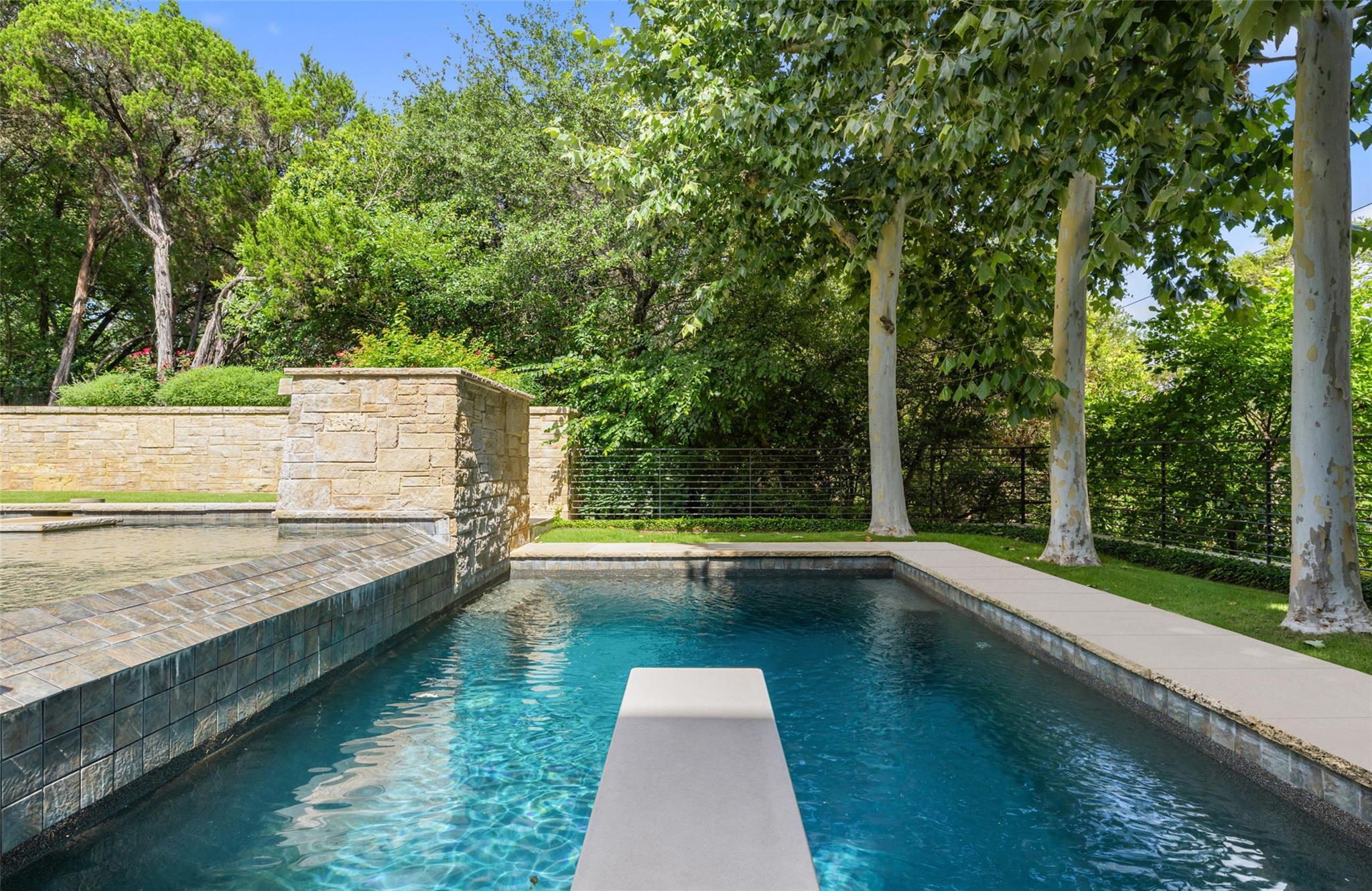 3806 Spirit Lake CV