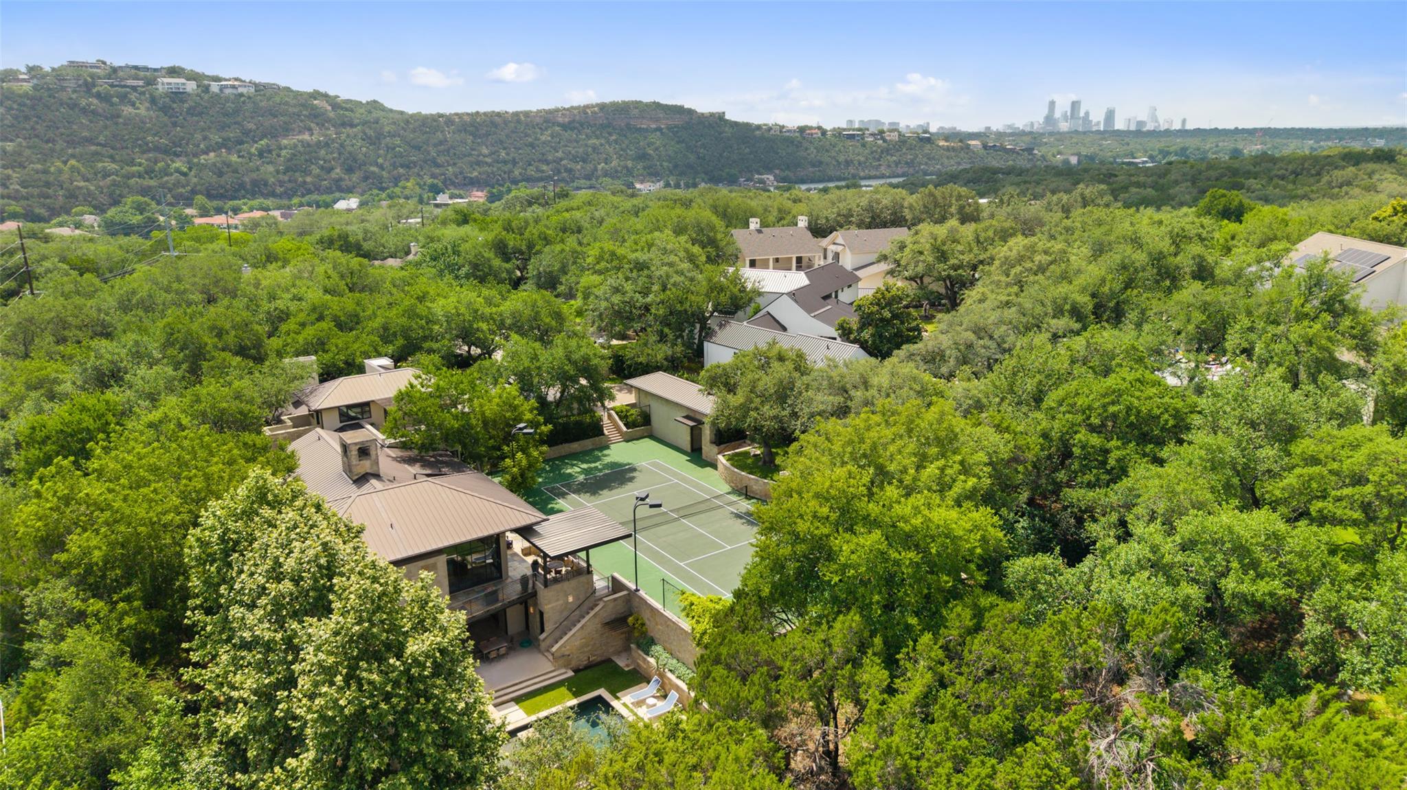 3806 Spirit Lake CV