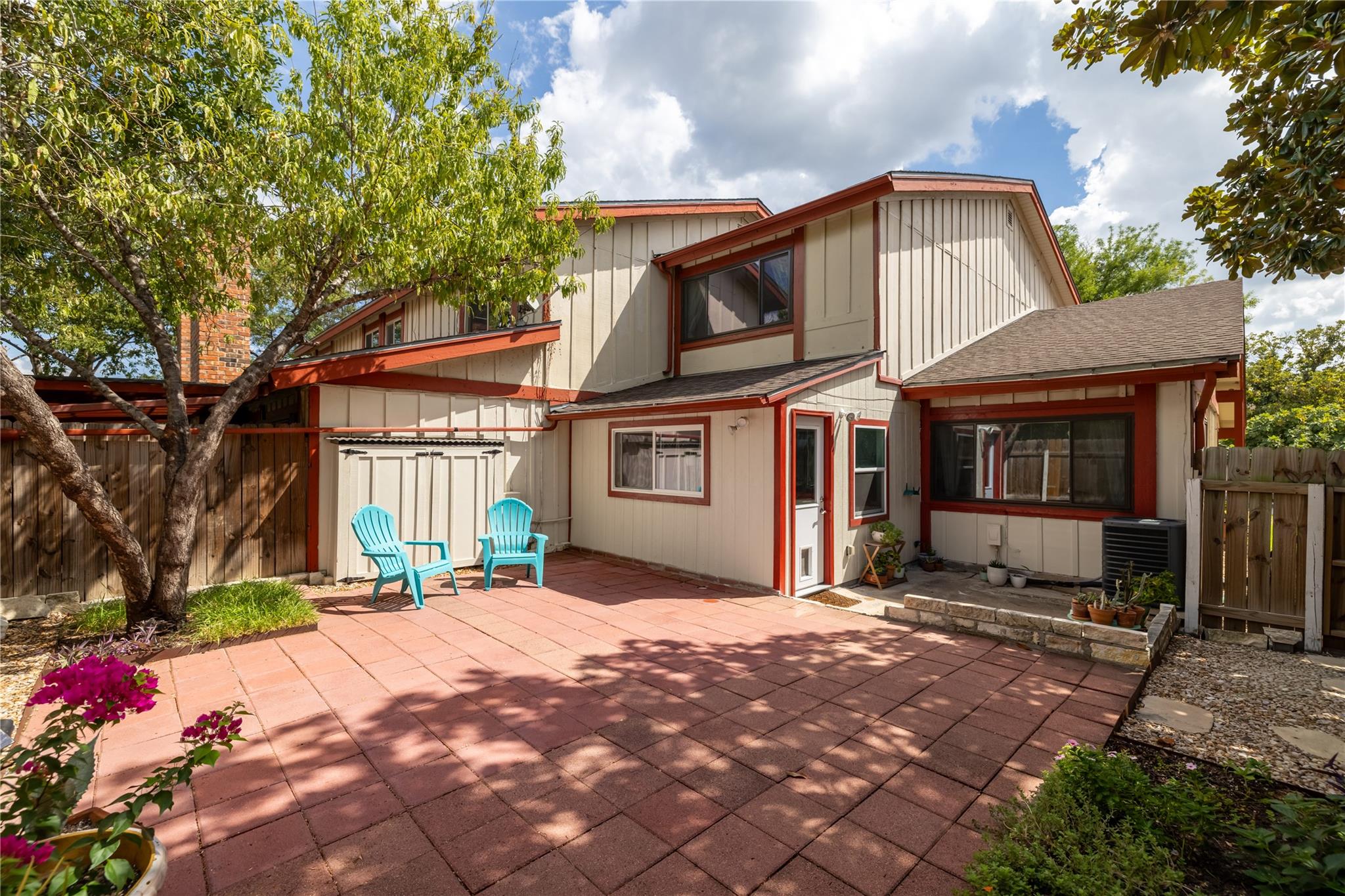 8906 Trone CIR # A
