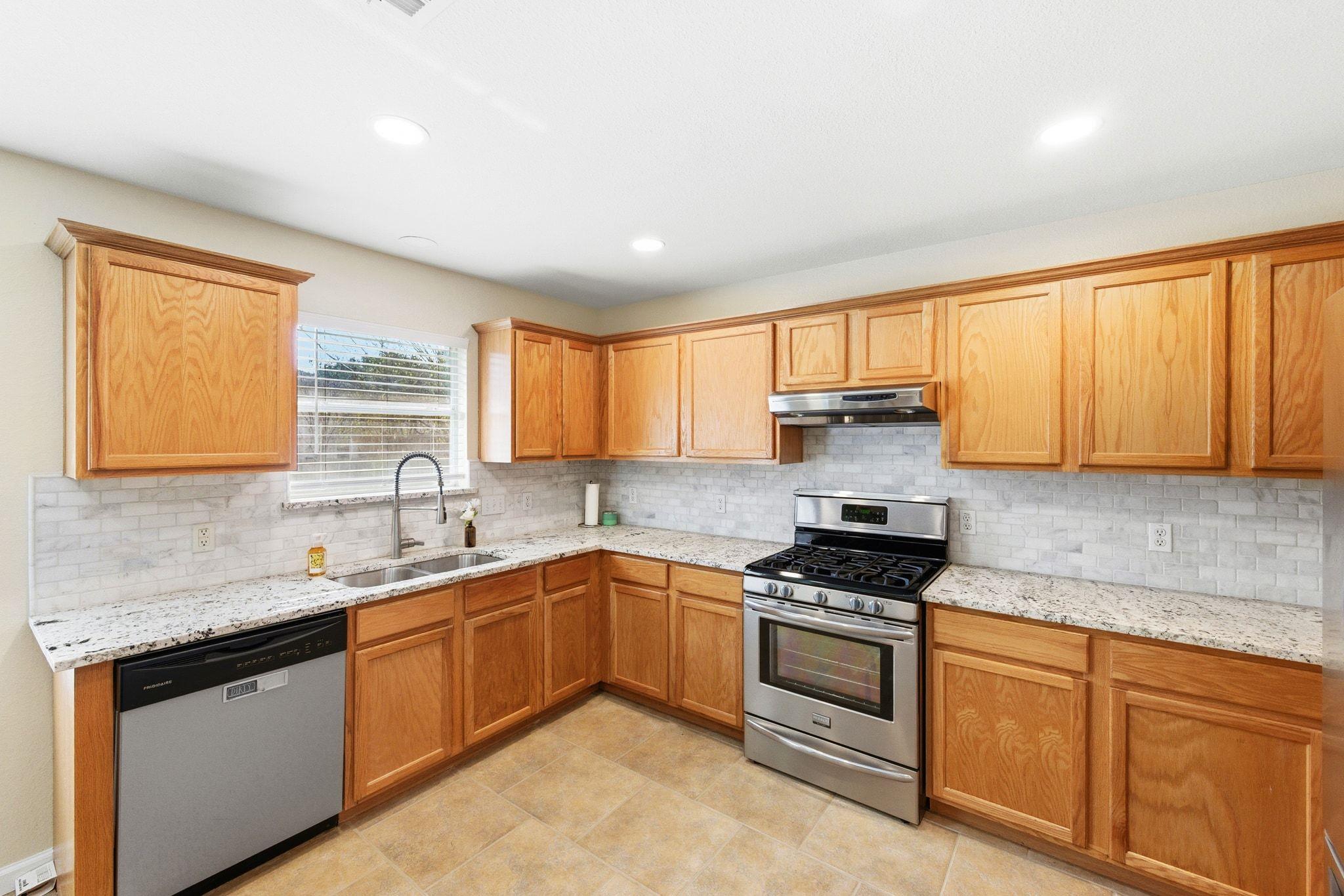 11362 Canterbury Tales LN