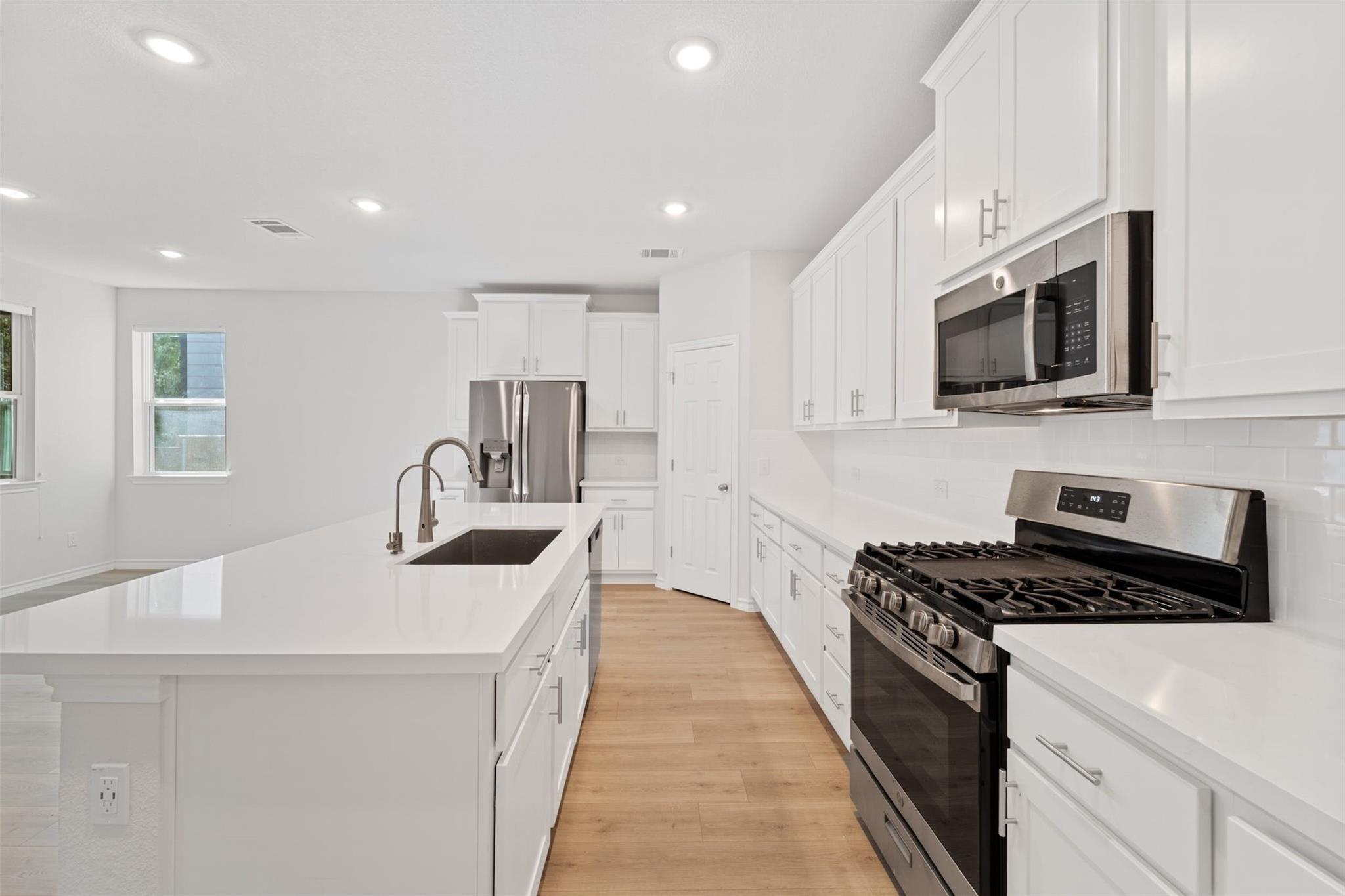 4908 E Plum Peach BND