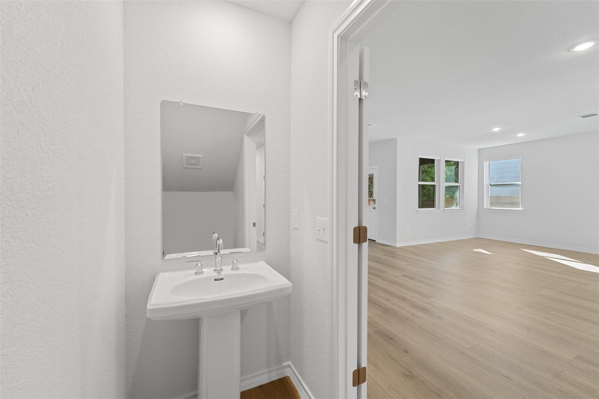 4908 E Plum Peach BND