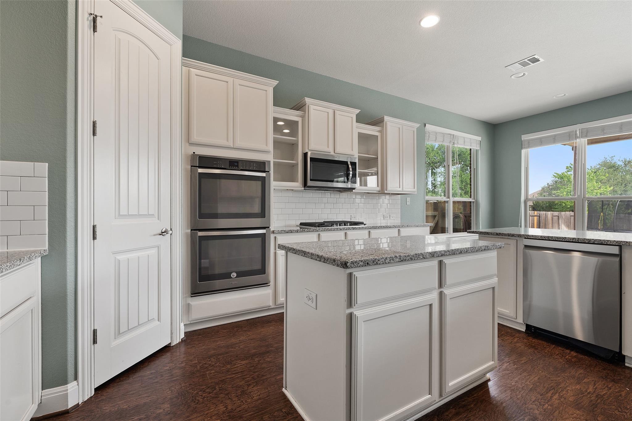 120 Lake Cavern CT