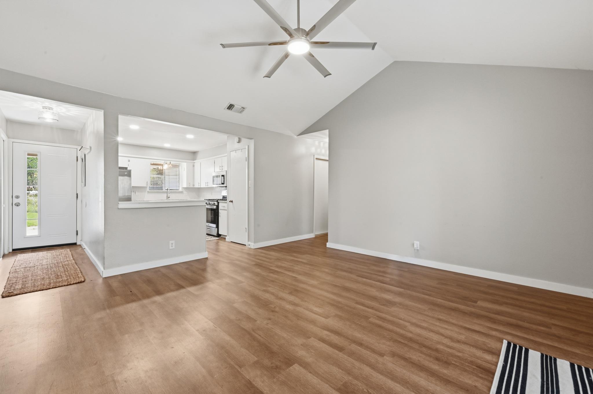 904 Emerald Wood DR