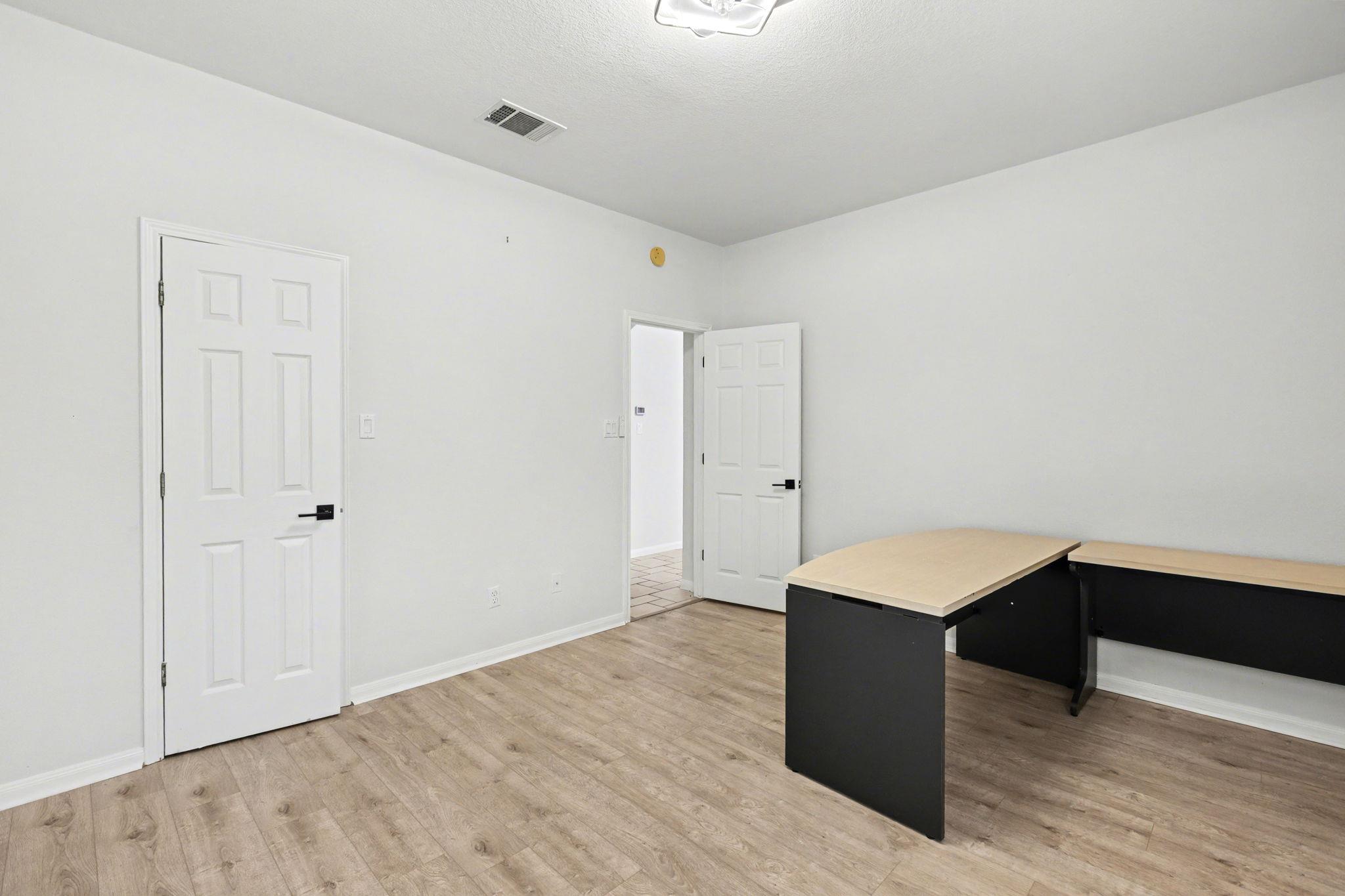12504 Gun Metal DR