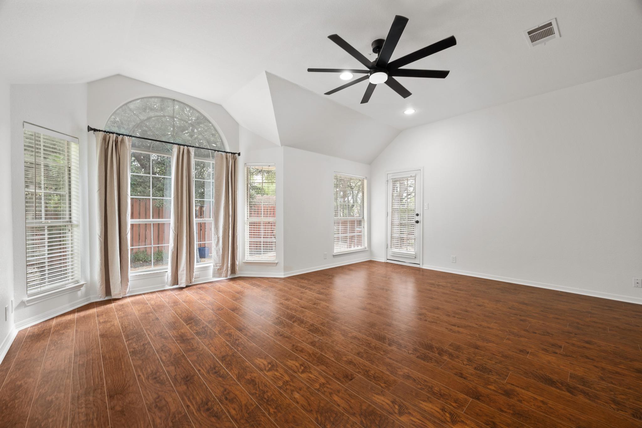 209 El Rio DR