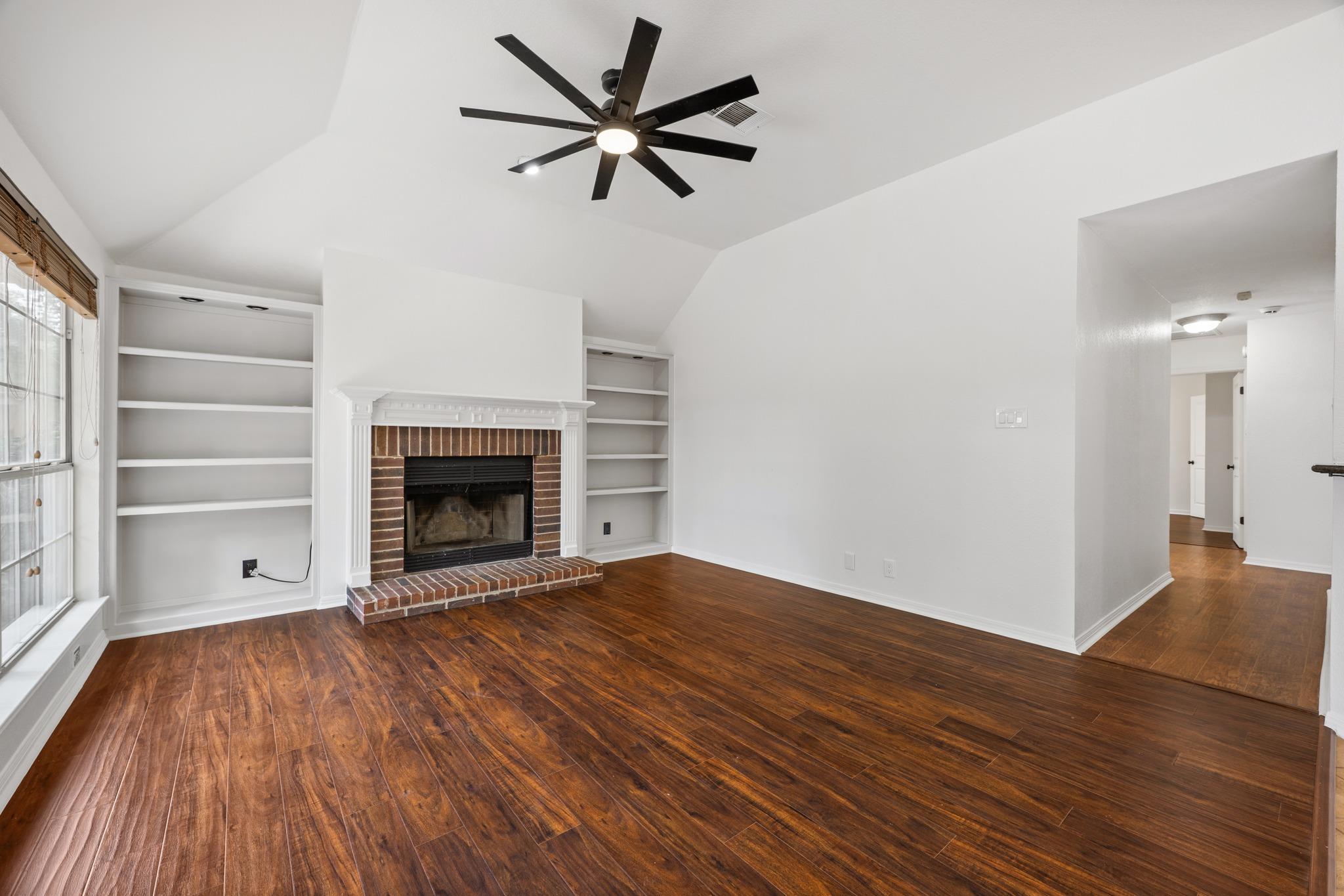 209 El Rio DR