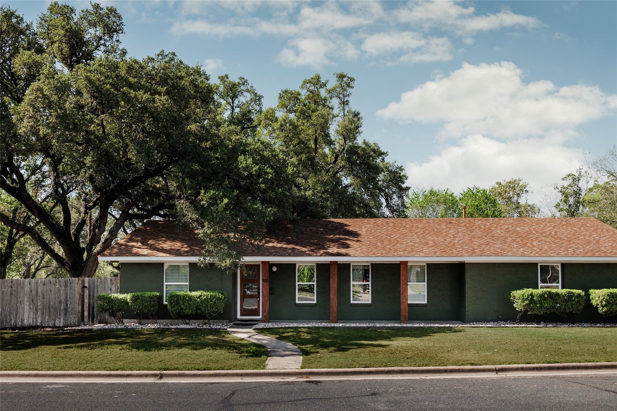 905 Berrywood DR