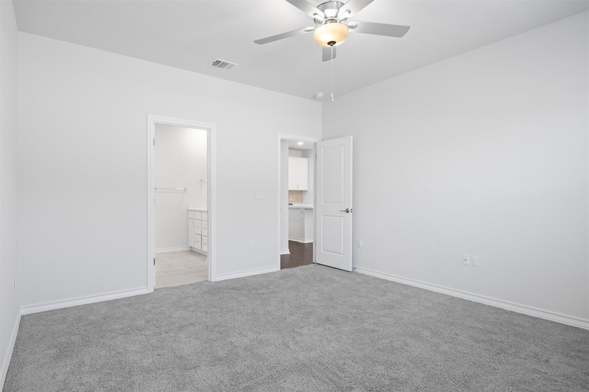 15604 Ellinger DR