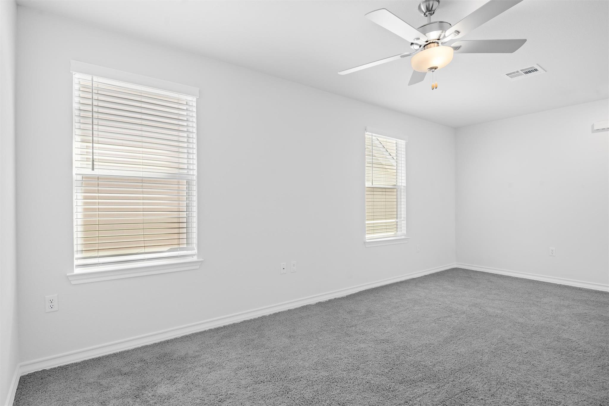 15604 Ellinger DR