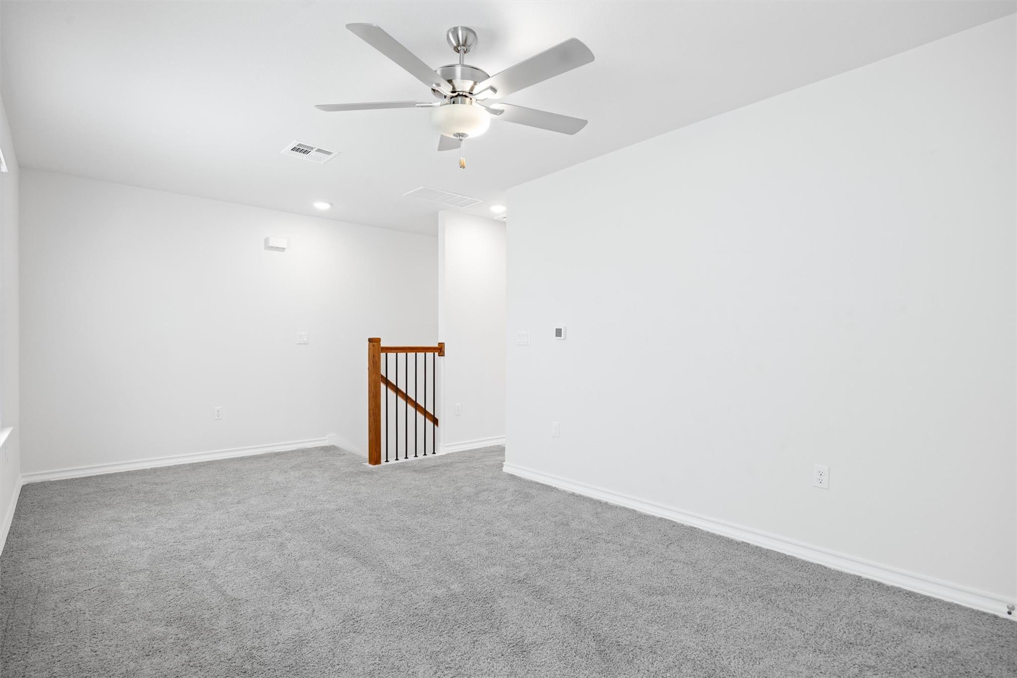 15604 Ellinger DR