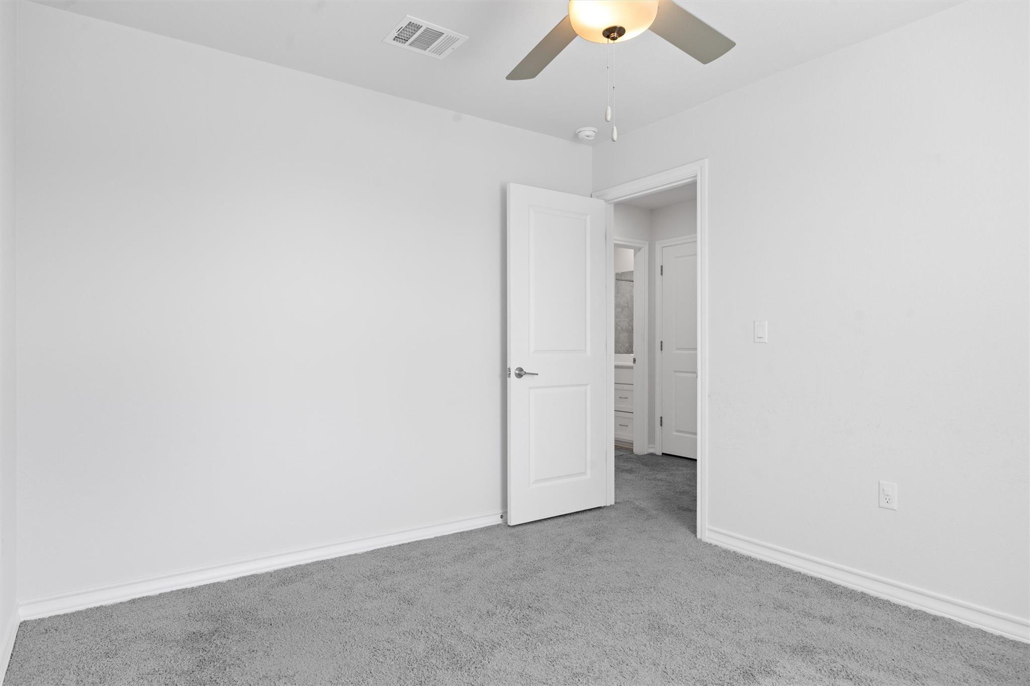 15604 Ellinger DR