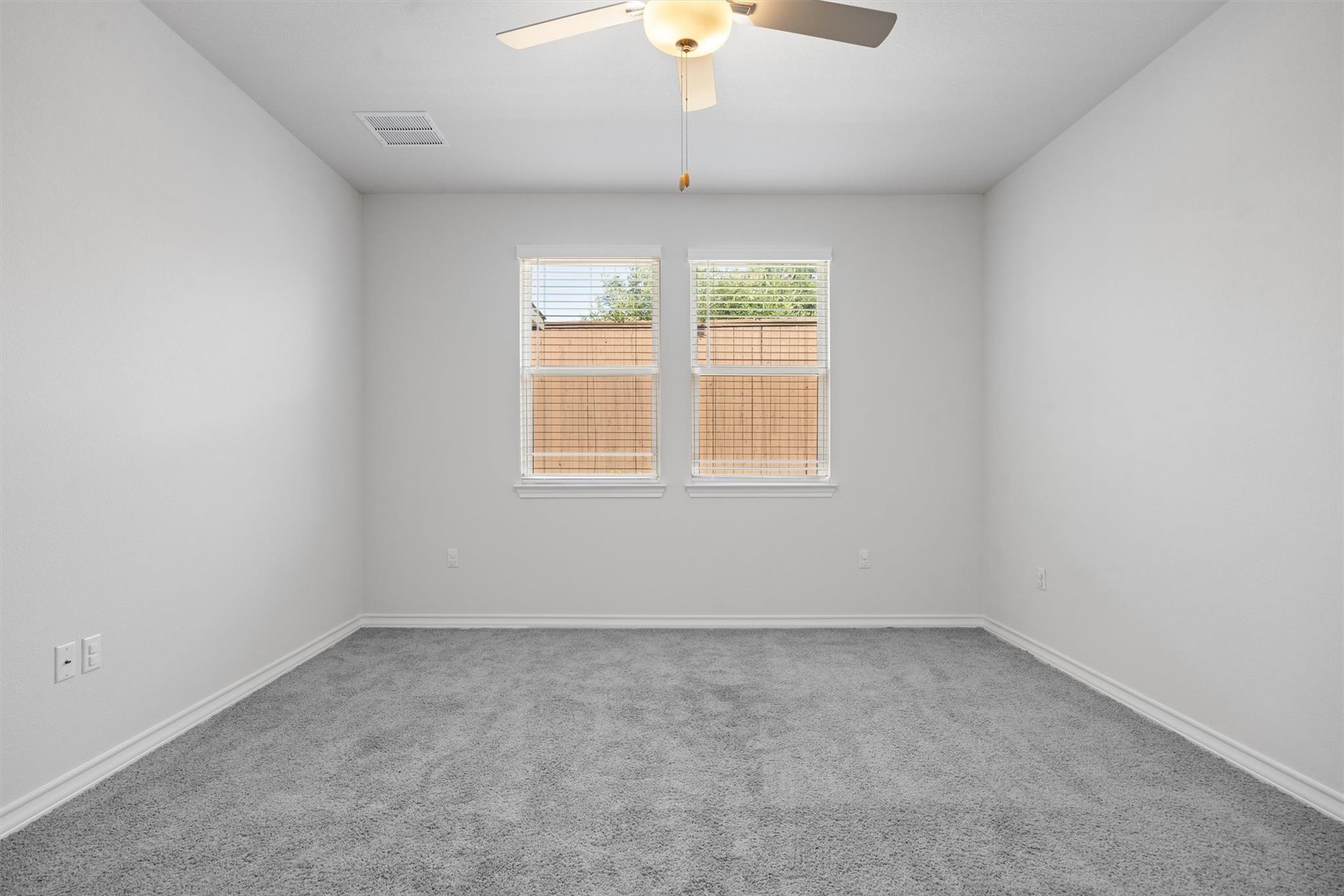 15604 Ellinger DR