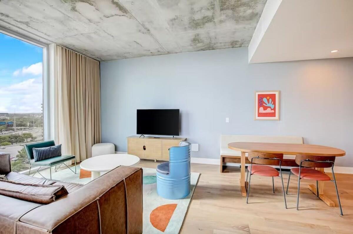48 East Ave # 1104