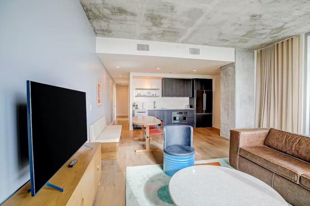 48 East Ave # 1104