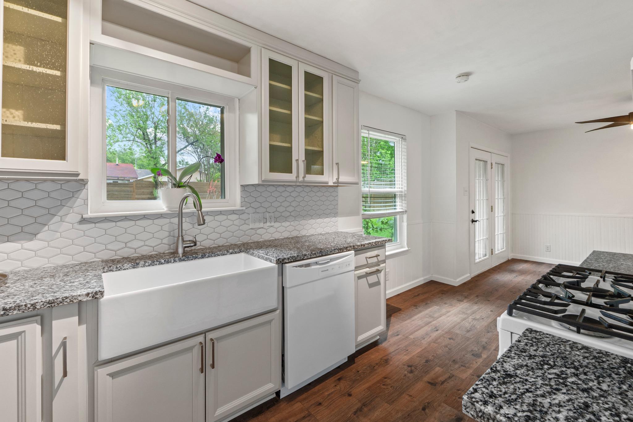 5811 Glenhollow PATH