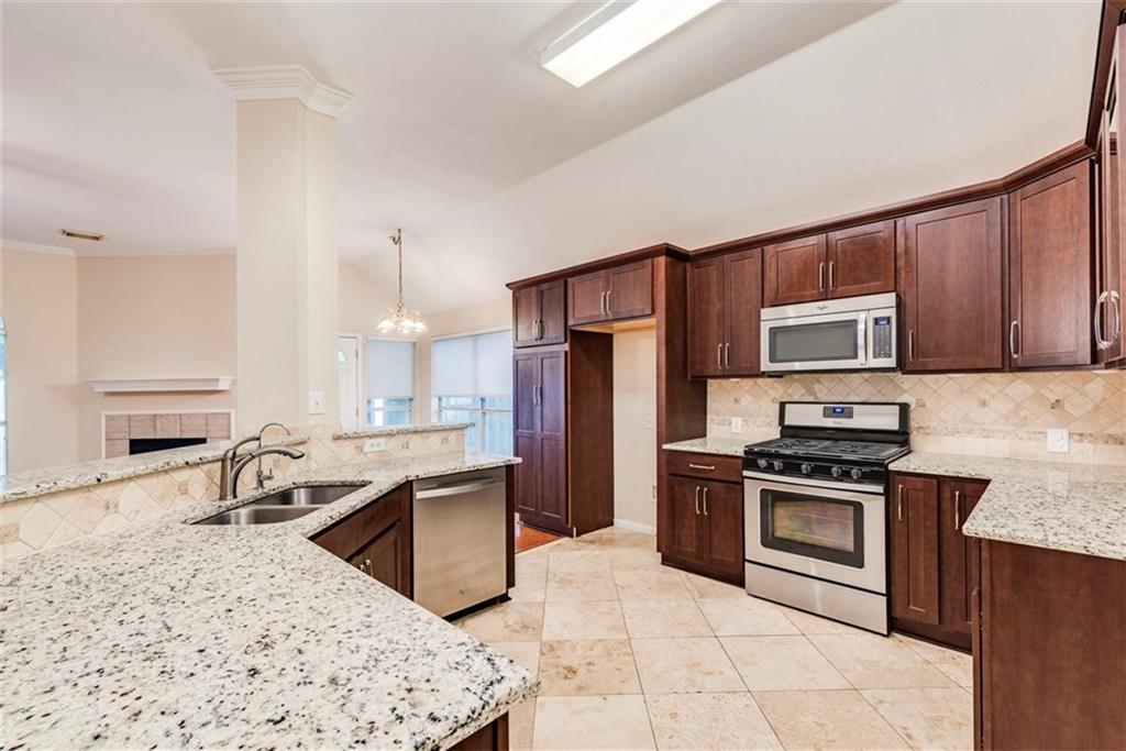 13506 Lamplight Village Ave