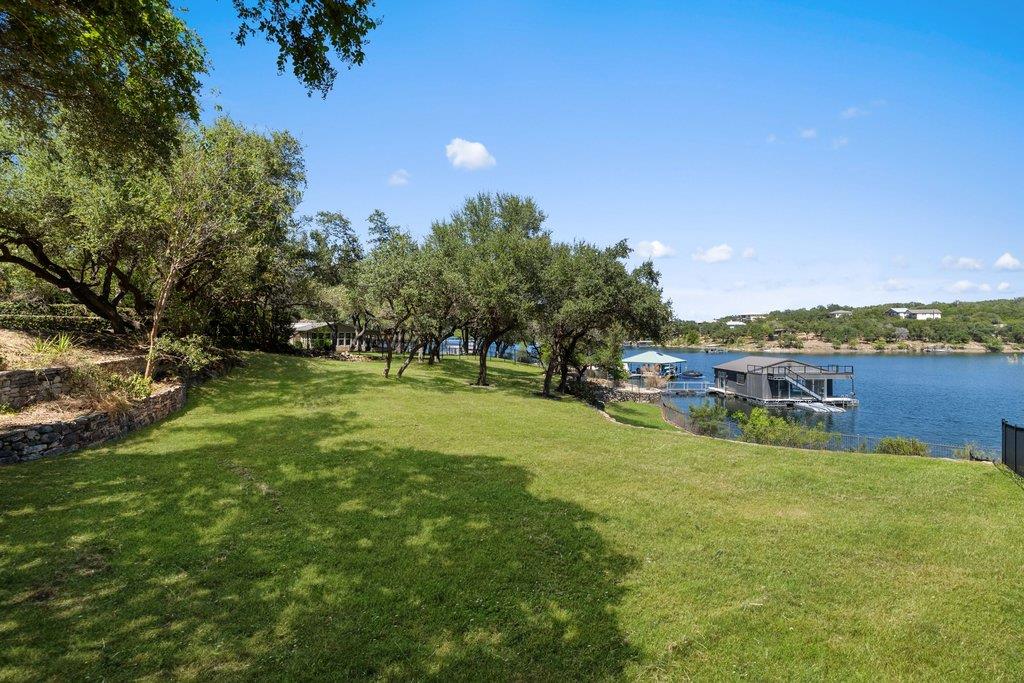 909 Brooks Hollow RD