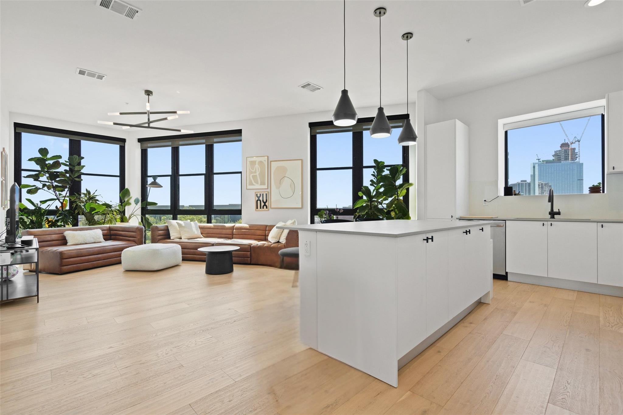 800 Embassy DR # 537