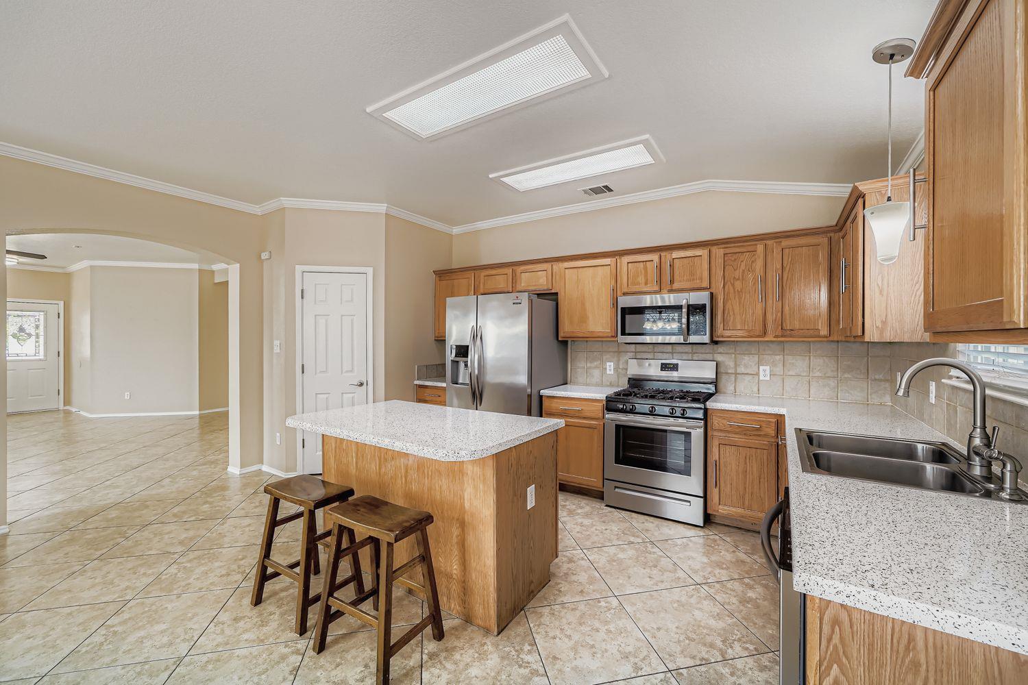 1301 Coral Cay LN, Round Rock