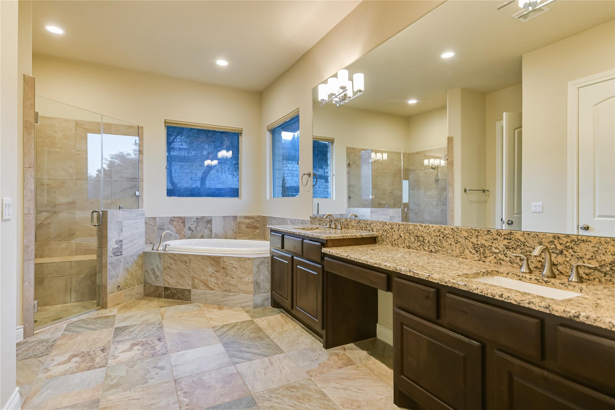 205 Palazza Alto DR, Austin