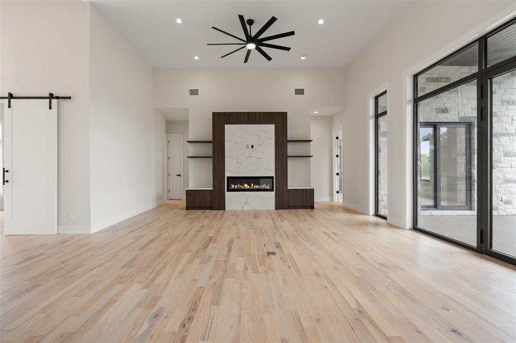 333 Spicewood Trails DR