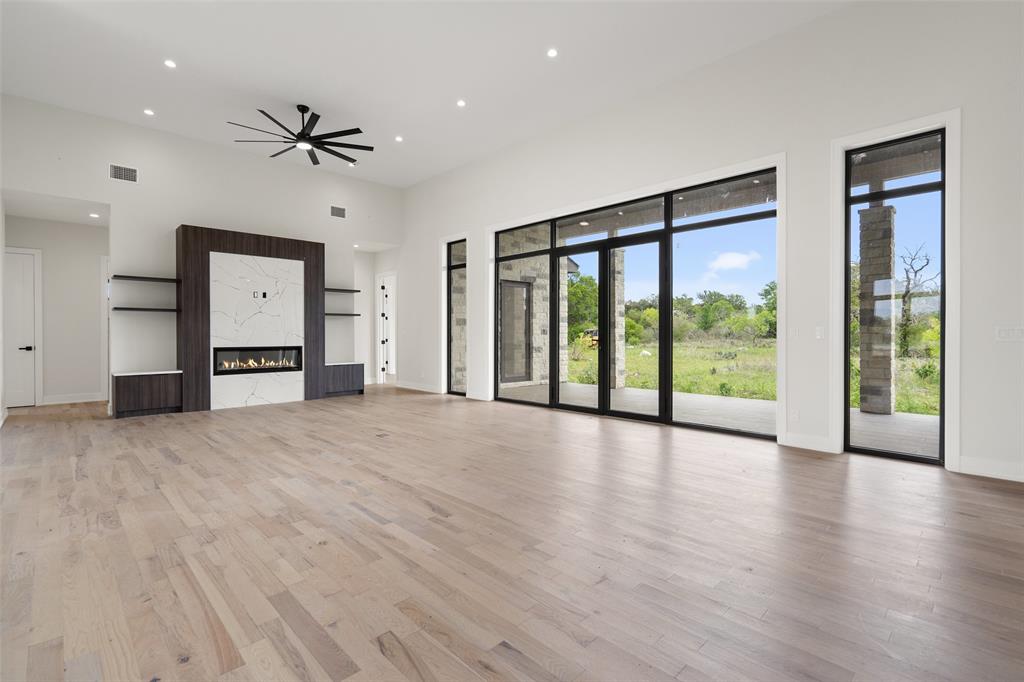 333 Spicewood Trails DR