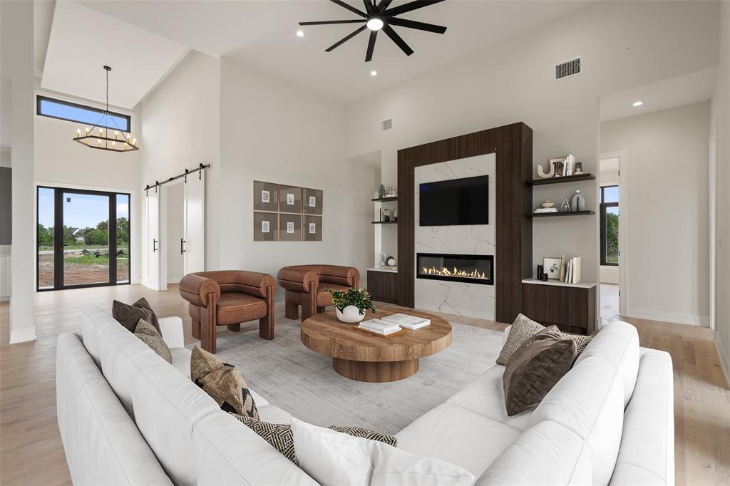 333 Spicewood Trails DR