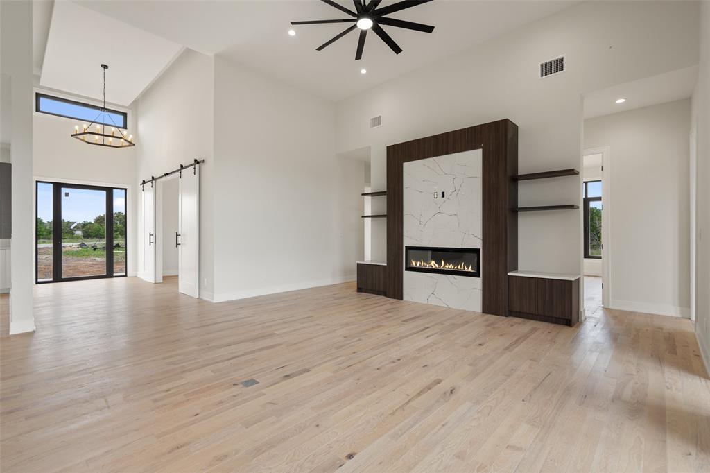 333 Spicewood Trails DR