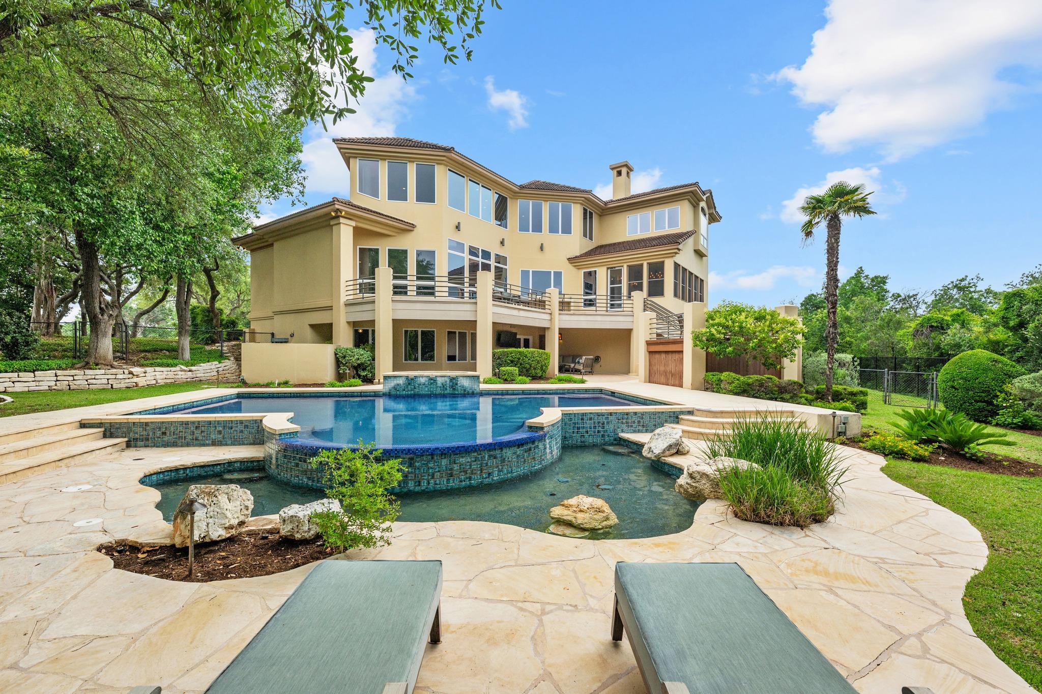 15903 Soleil CT