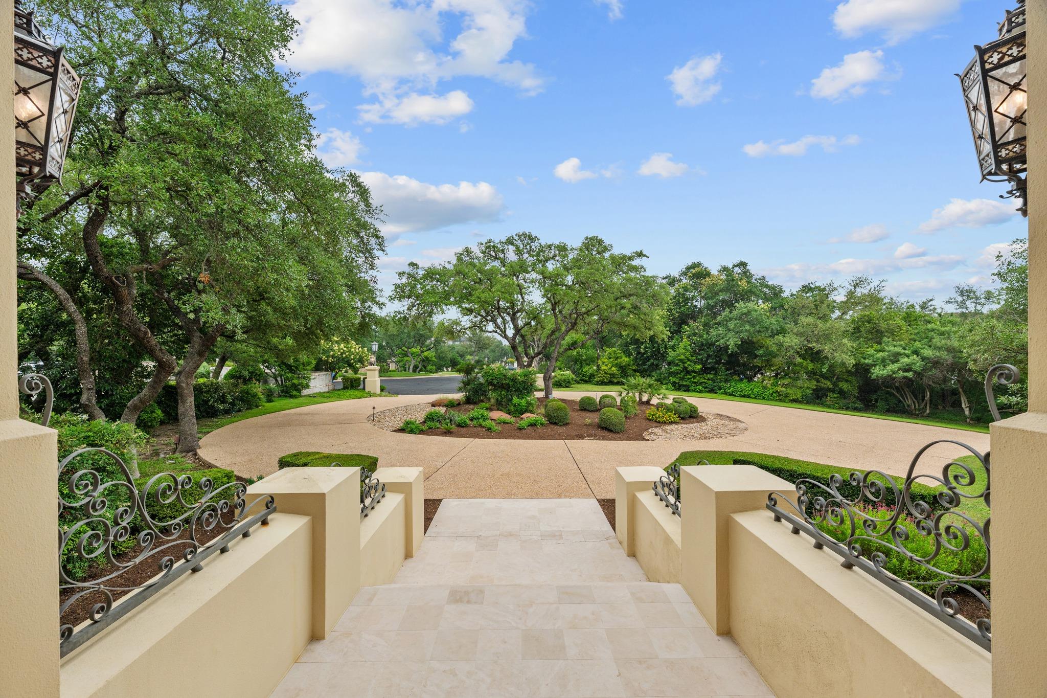 15903 Soleil CT