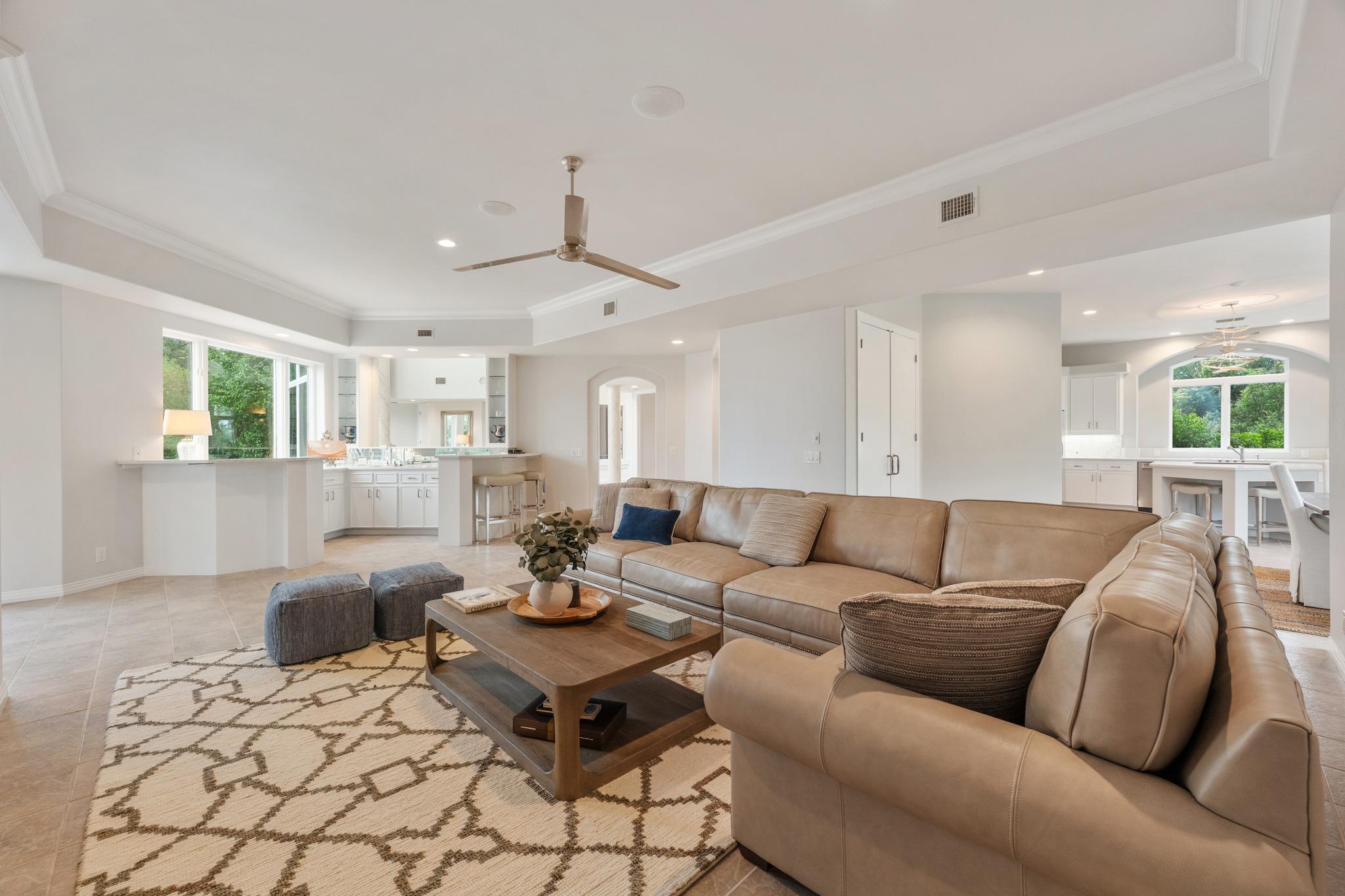 15903 Soleil CT