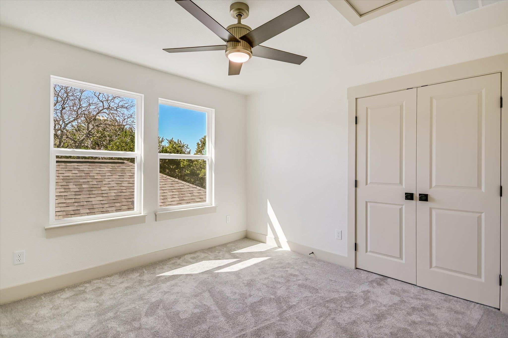 424 SHADY BLUFF DR