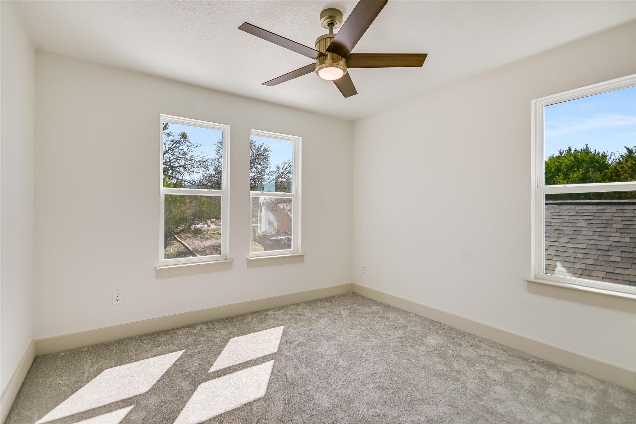 424 SHADY BLUFF DR