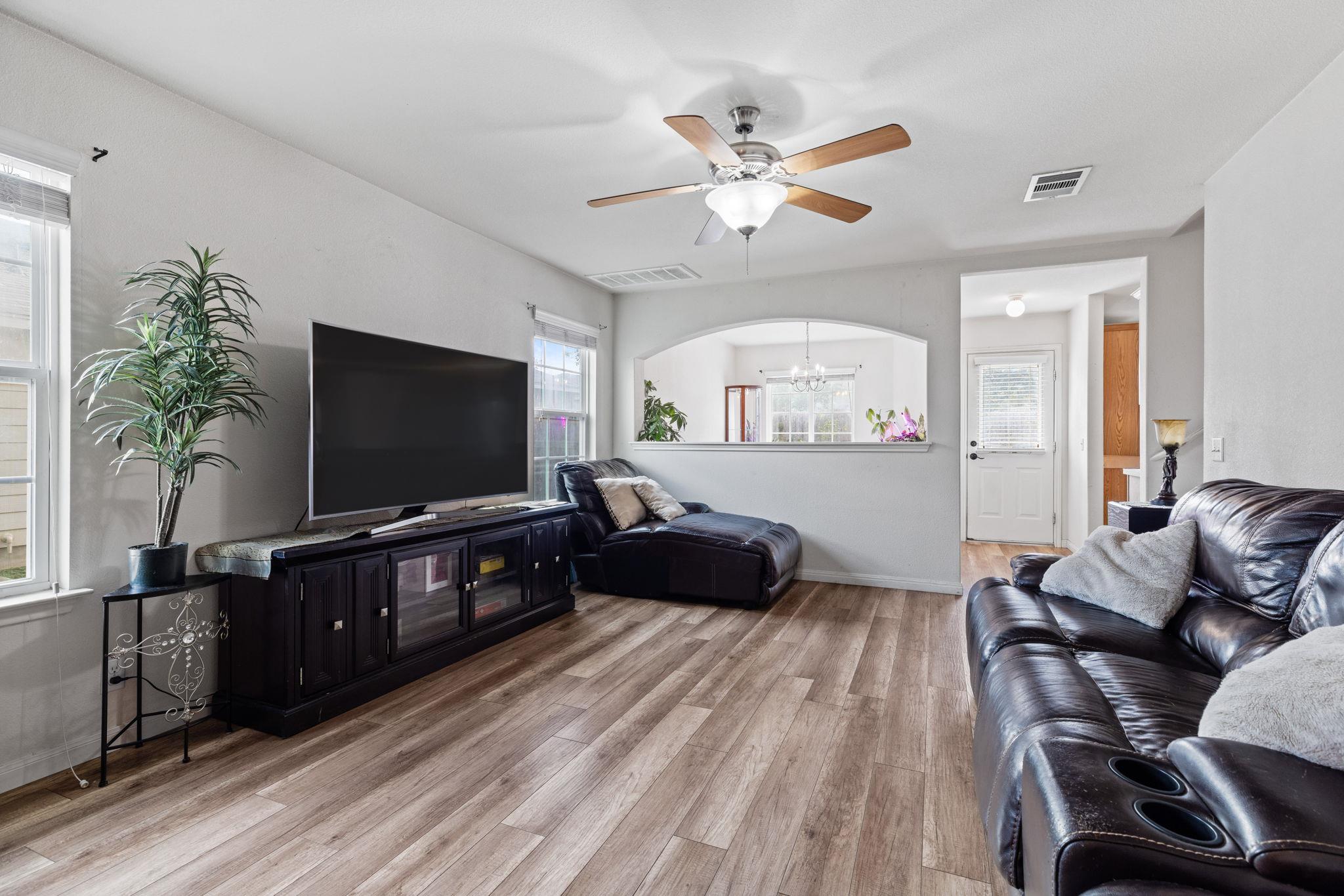 18813 Golden Eagle WAY