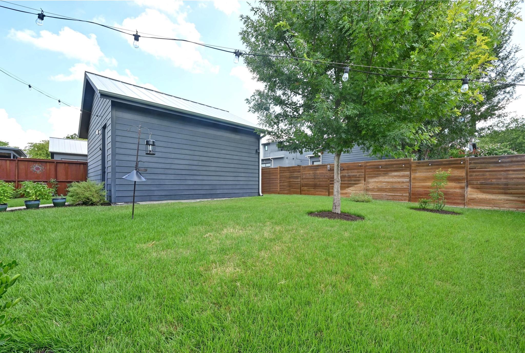 2107 Greenwood Ave # B